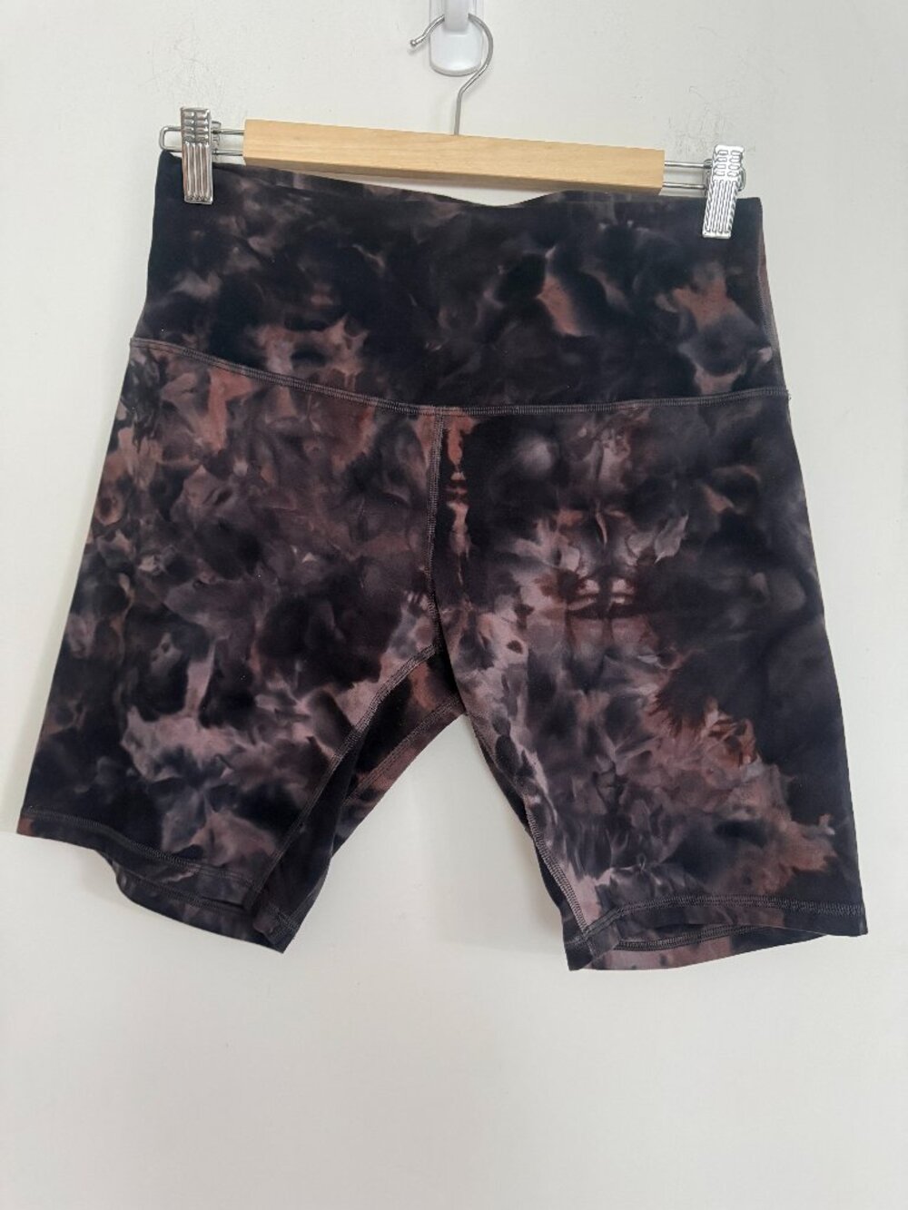 Lululemon Align High Rise Shorts Purple Rose Camo Size 10 Inseam 8"